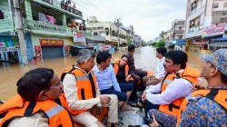 भारतको तेलङ्गाना र आन्ध्र प्रदेशमा बाढी र डुबानमा परेर नाै जनाको ज्यान गयो