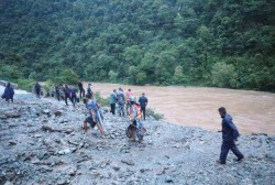 त्रिशूली बस दुर्घटना - नेपाली उद्धारकर्ता उपलब्धिविहीन, अब भारतीय सहयोगको प्रतीक्षा