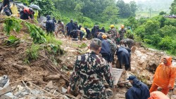 कास्कीमा पहिरोमा परेर एकैपरिवारका ७ सहित ९ जनाको मृत्यु, २ बेपत्ता