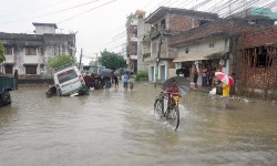 लगातार पानी परेपछि तराईमा बाढीले बस्ती डुबानमा