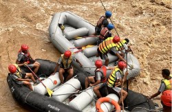 सिमलताल दुर्घटना अध्ययन कार्यदलले आज गृहमन्त्रीलाई प्रतिवेदन बुझाउँदै