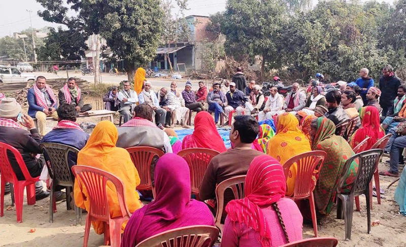 बटेश्वर गाउँपालिकाले भारतबाट मान्छे बोलाएर धपायो बाँदर